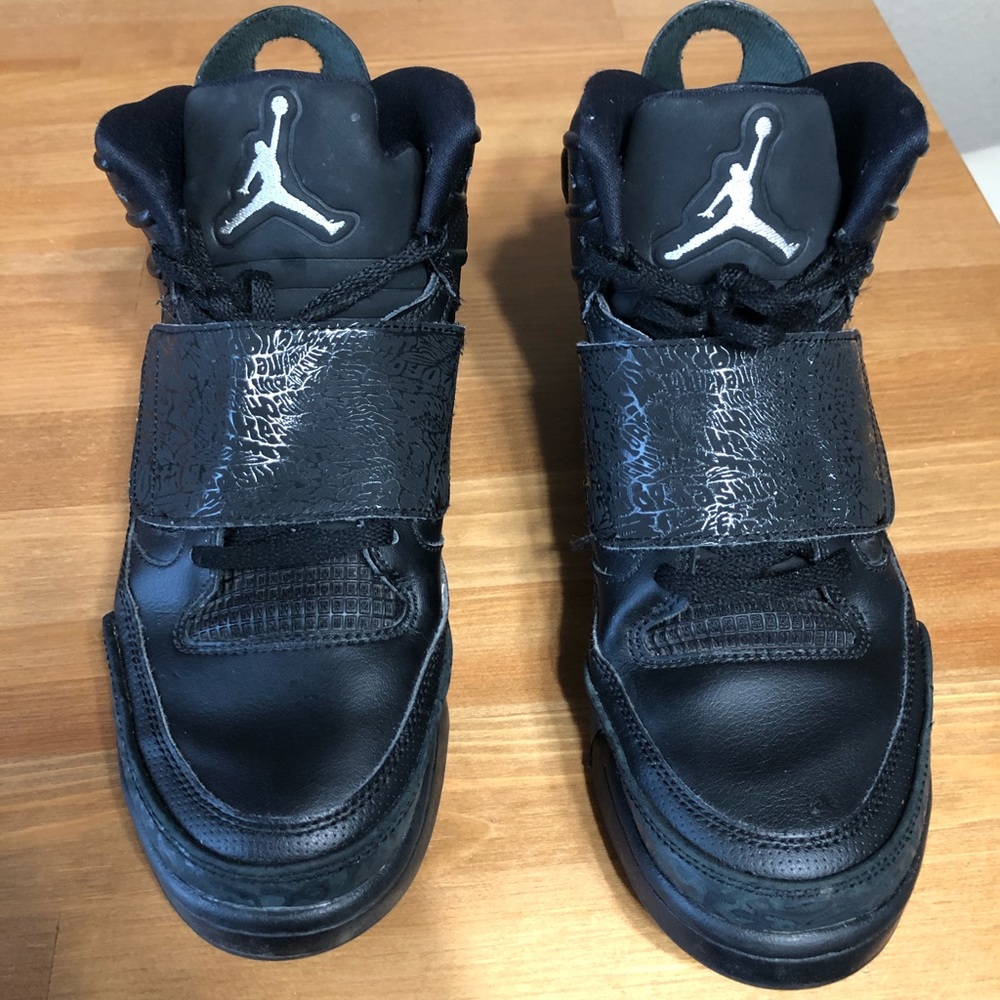 Jordan Son of Mars black cat boys size 7